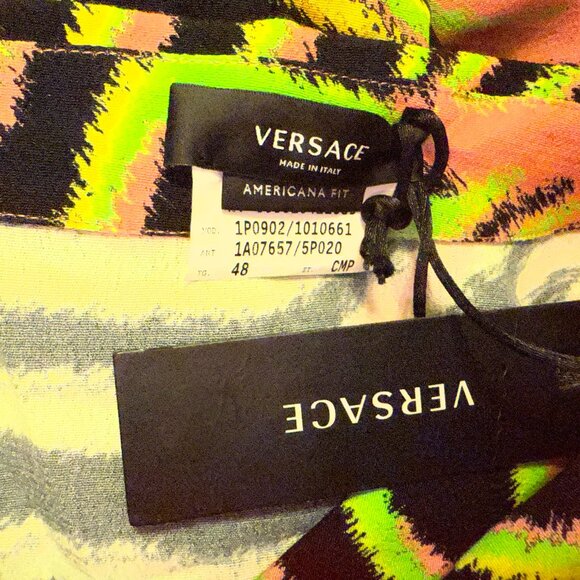 AUTHENTIC  MENS VERSACE SHORT SLEEVE BUTTON UP SHIRT SIZE 48 LOOSE FIT M/L - Picture 11 of 12